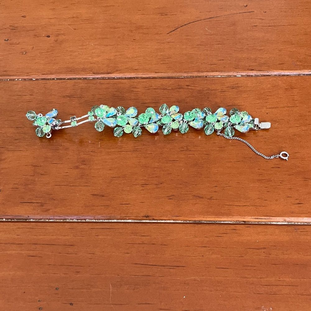 Green Weiss Costume Jewelry Bracelet